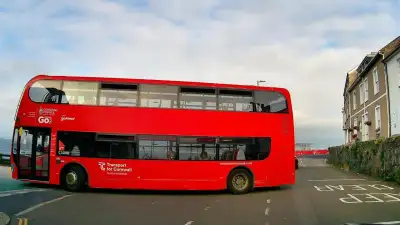 Yielding to Public Transport in Confined Space thumbnail