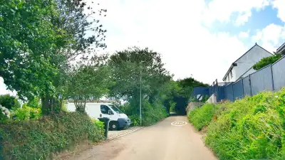 Hidden Hazard on Narrow Rural Road thumbnail