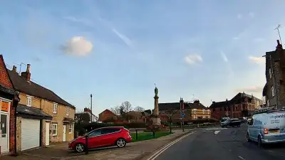 War Memorial Roundabout thumbnail