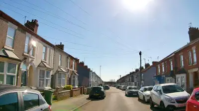 Pedestrian Emerging from Parked Cars thumbnail