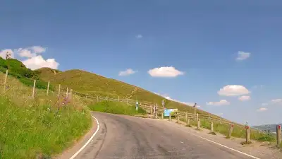 Van Around Hidden Bend thumbnail