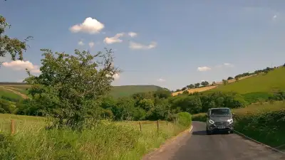 Van on Narrow Bend thumbnail